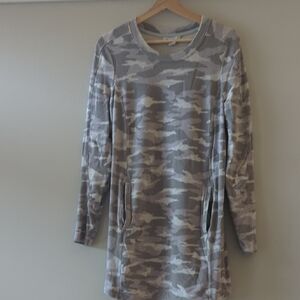 Athleta Gray Camo Sweatshirt